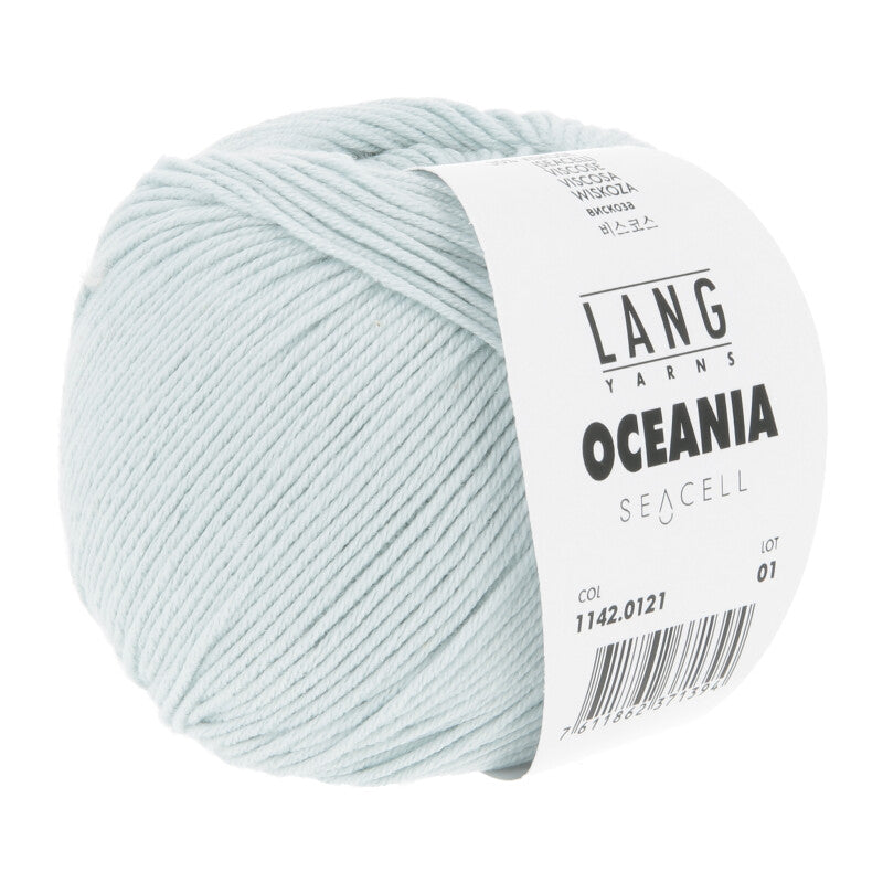 Freigestelltes Wollknäuel der Oceania von Lang Yarns. Es handelt sich um ein Baumwollgarn mit Seacell in der Farbe pastelblau 0121