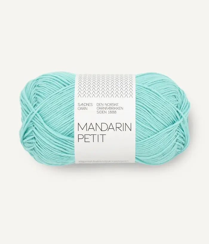 Freigestelltes Garnknäuel von Sandnes Garn Mandarin Petit Baumwolle in türkis